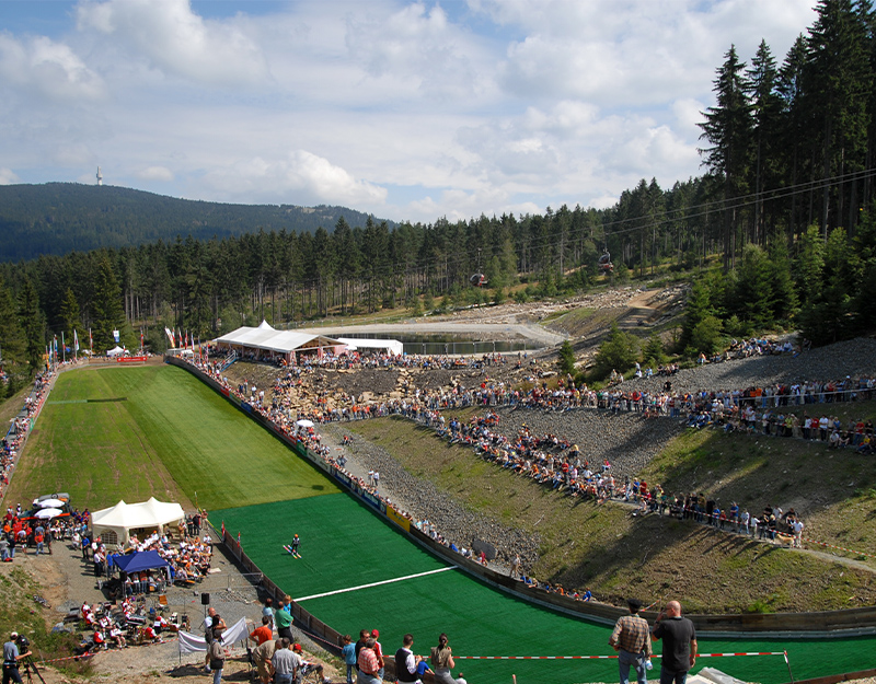 Ochsenkopf Schanzenarena mit Zuschauern bei Veranstaltung
