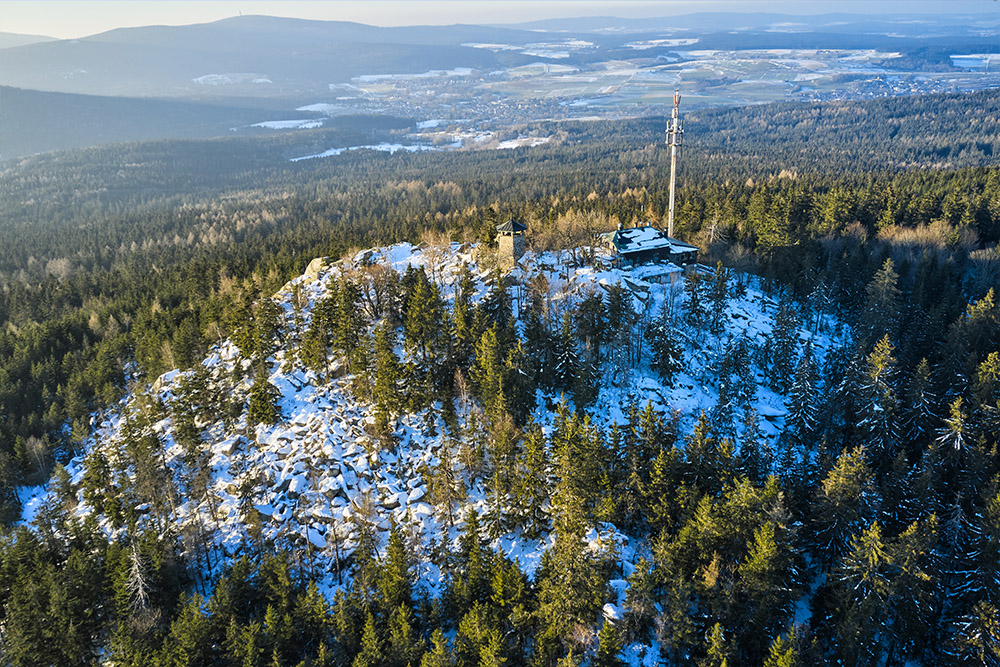 Luftaufnahme des Gipfelbereichs der Kösseine