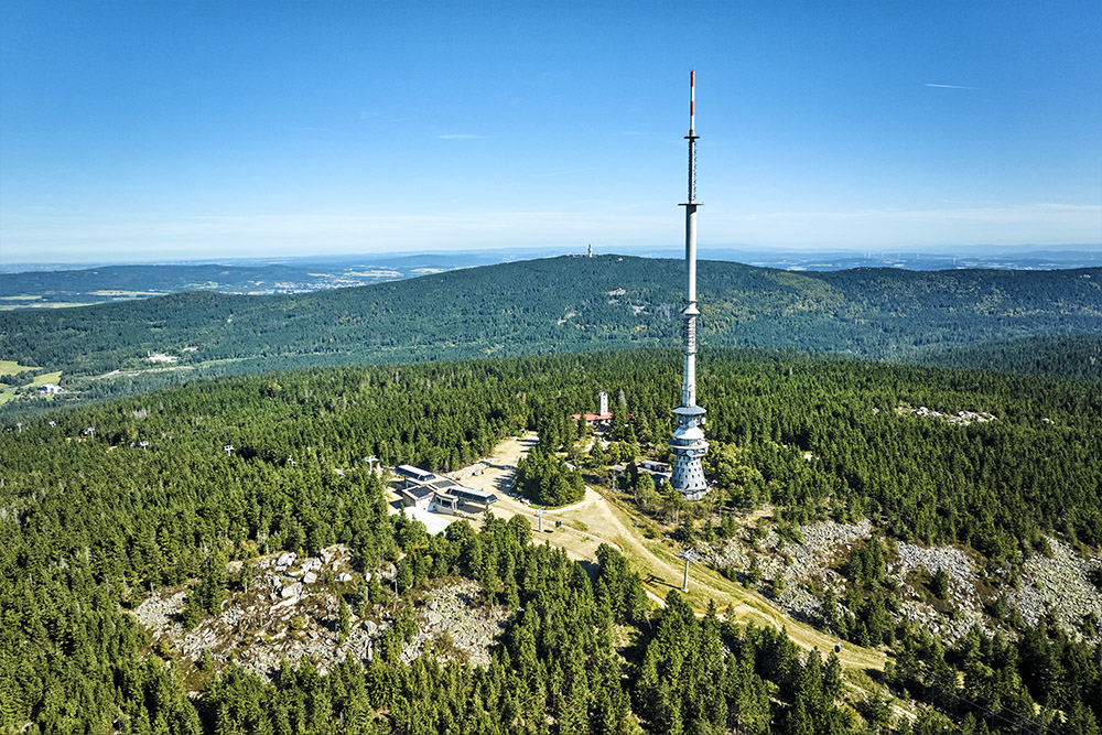 Sendeturm und Gipfelbereich am Ochsenkopf